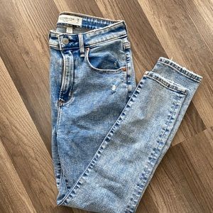 Abercrombie&Fitch high rise skinny ankle jean sz26